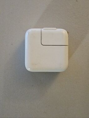 Apple 10W USB Power Adapter Charger